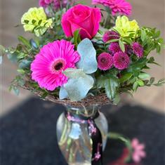 Valentines Collar Vase Bouquet