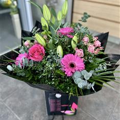 Mothers Day Deluxe Handtied