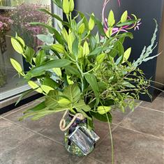 Whitle Lily Vase