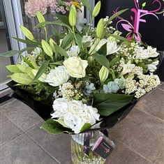 Big Belter White Bouquet in a Vase